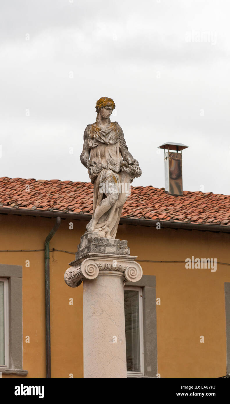 Young woman statue in Pisa, Tuscany, Italy Stock Photo Alamy