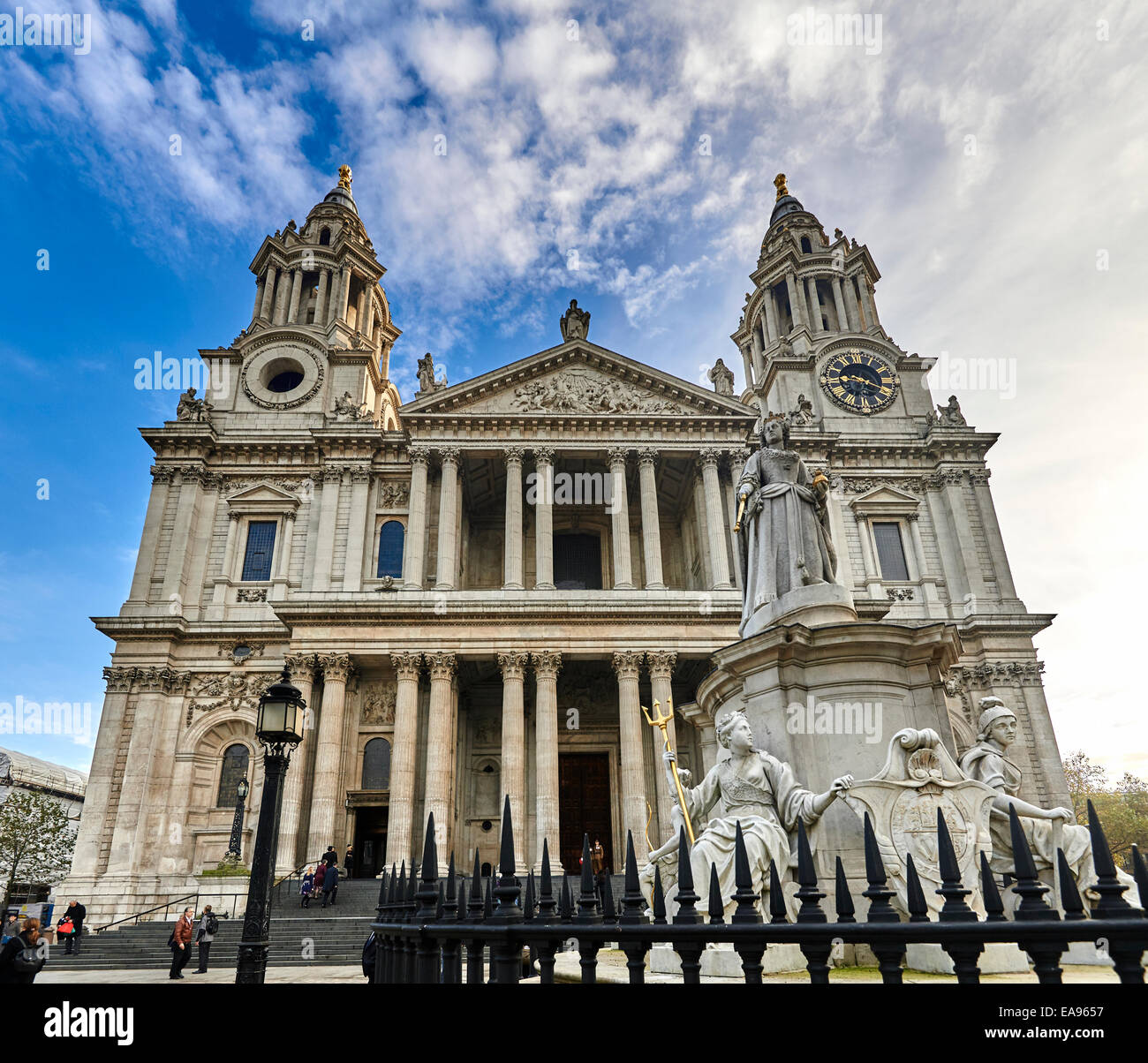 St Paul's Cathedral, London, is an Anglican cathedral, the seat of the Bishop of London Stock Photo