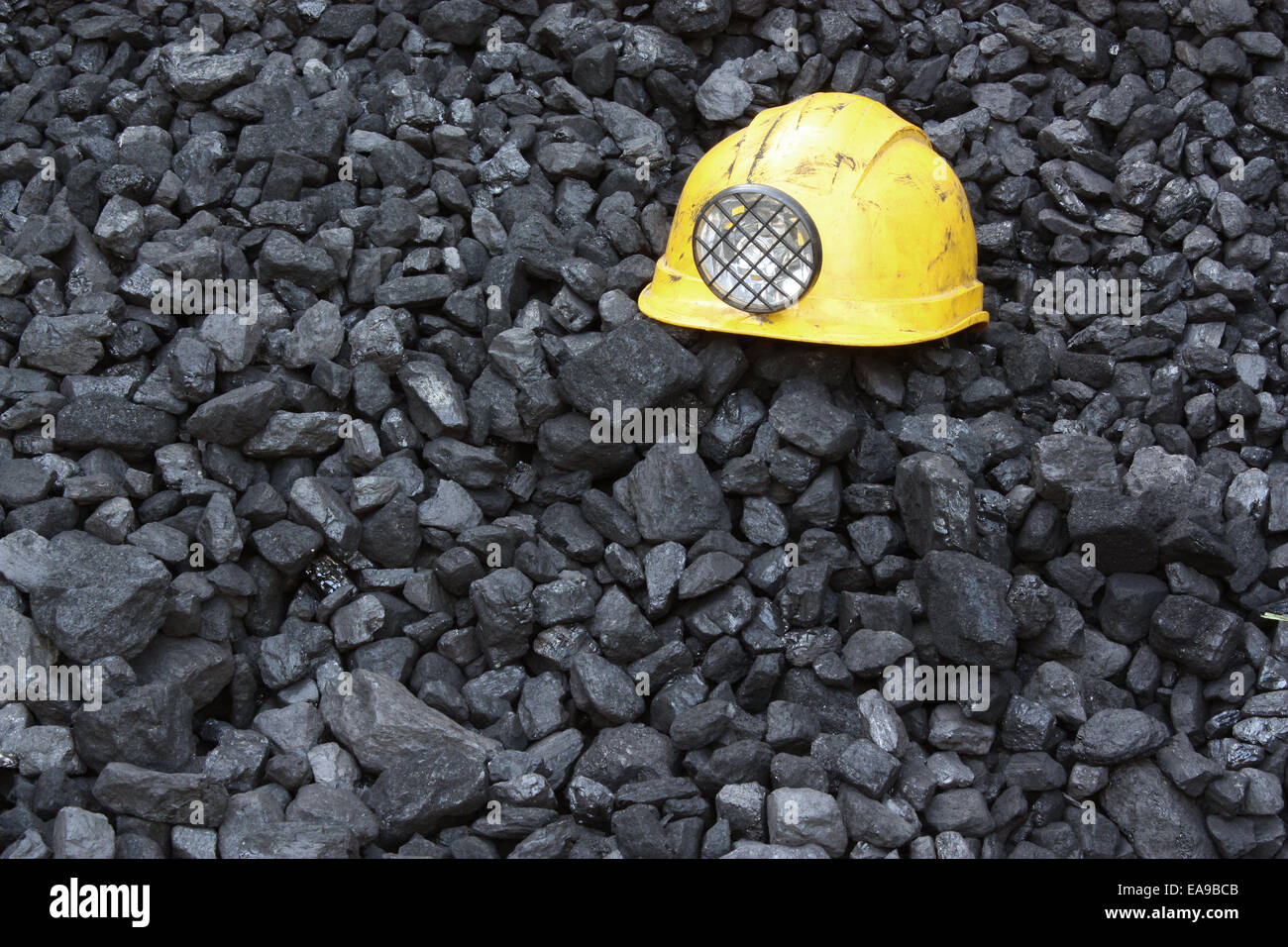Miner's helmet. 19. каска шахтера. Heavy duty mining helmet. шахтерская каска с фонариком.