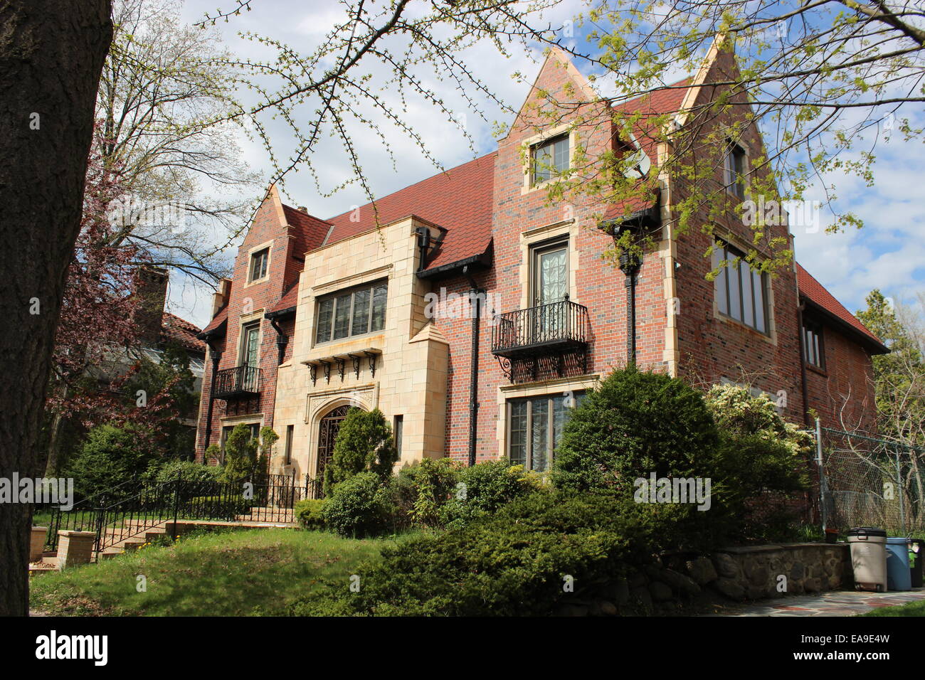 NeoTudor House, Kew Gardens, Queens, New York Stock Photo Alamy
