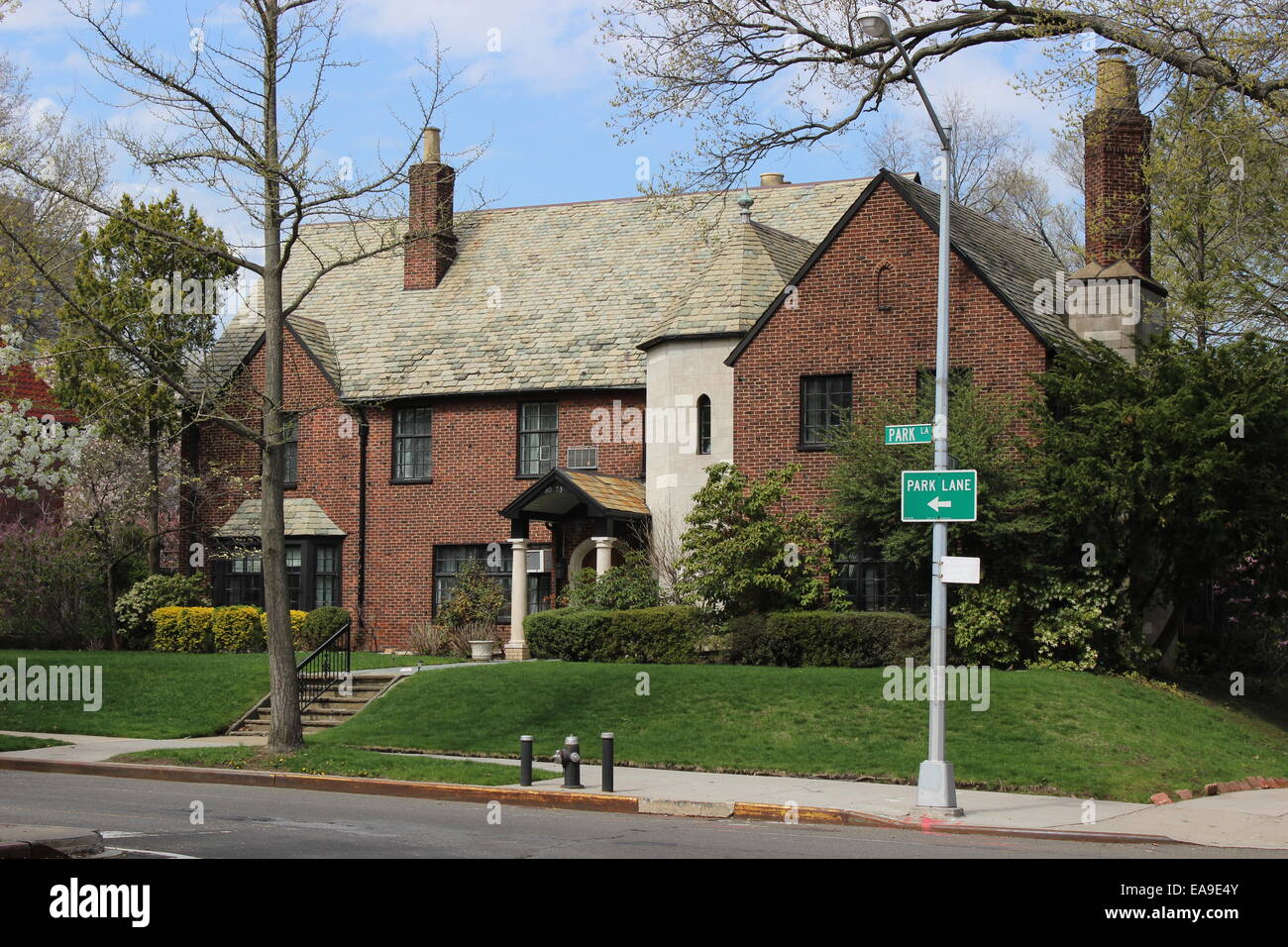 NeoTudor House, Kew Gardens, Queens, New York Stock Photo Alamy
