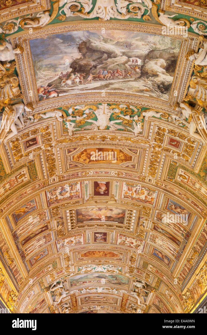 Ceiling of Gallery of Maps inside Vatican Museum (UNESCO World Heritage ...