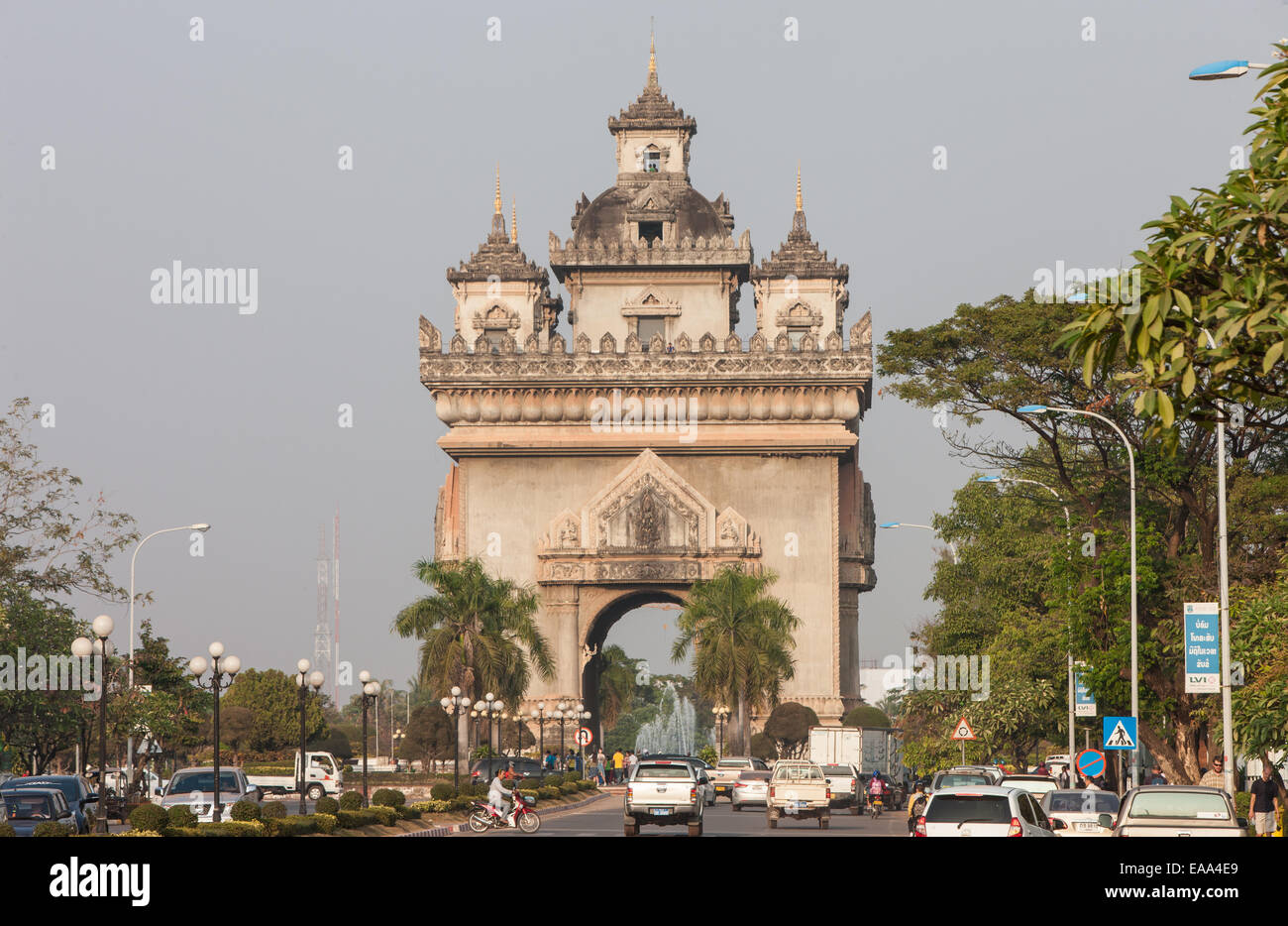 patuxai-monument-vientiane-capital-of-laos-south-east-asia-asia