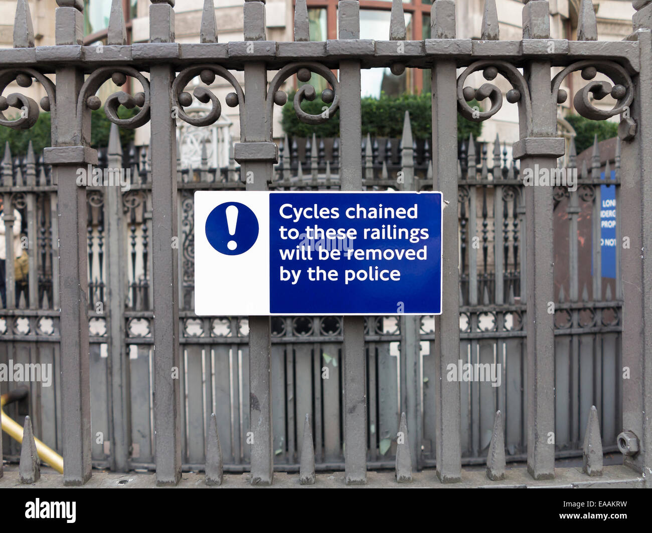 Sign notice bicycle railings hi-res stock photography and images - Alamy