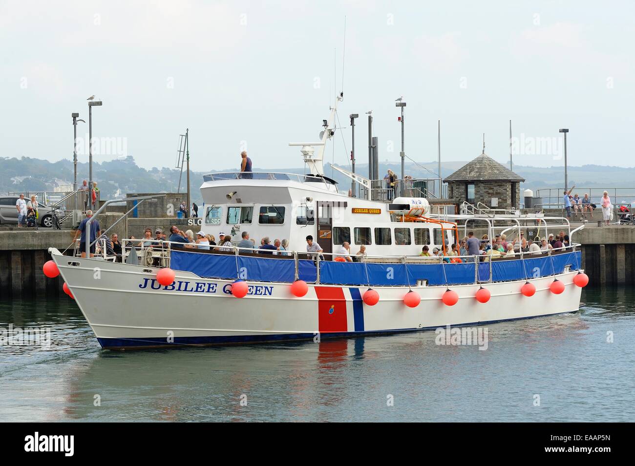 The Jubilee Queen full of passengers leaving Padstow harbour,Cornwall,England uk Stock Photo