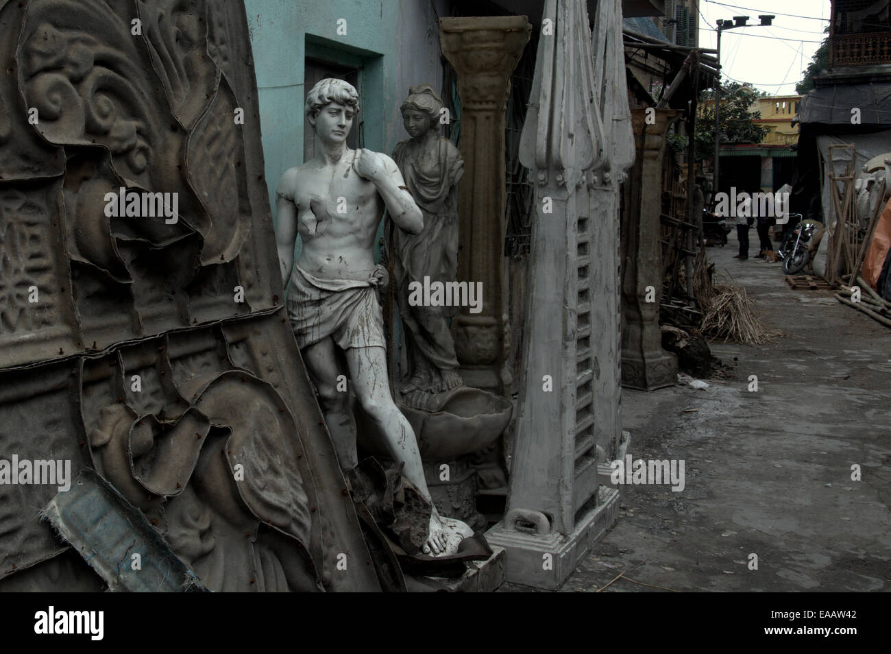 Kumartuli (Kumortuli), a sculptors' and potters’ quarter in north