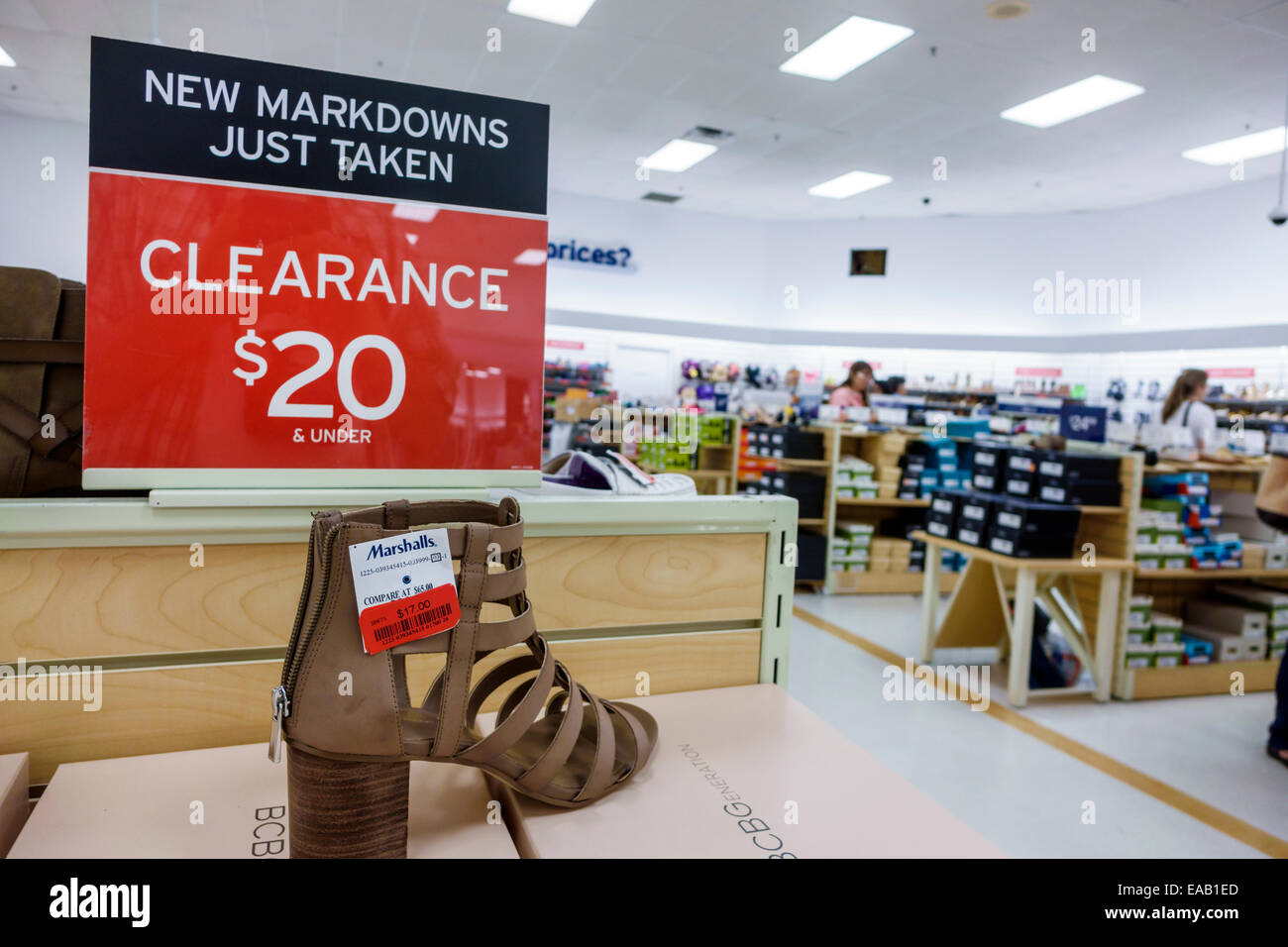 Marshalls shopping cart hi-res stock photography and images - Alamy