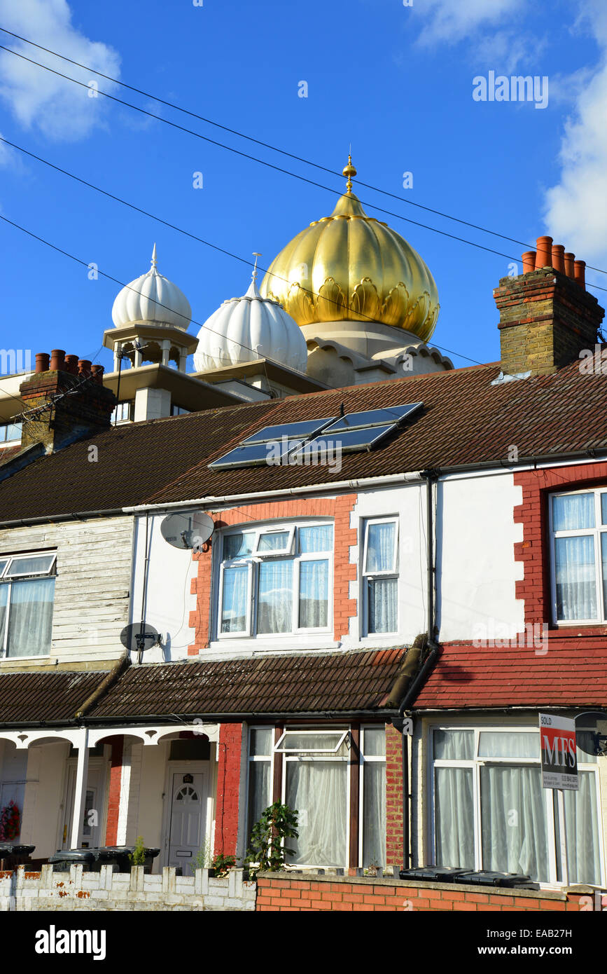 Domes of Gurdwara Sri Guru Singh Sabha Sikh Temple, Southall, London Borough of Ealing, Greater London, England, United Kingdom Stock Photo
