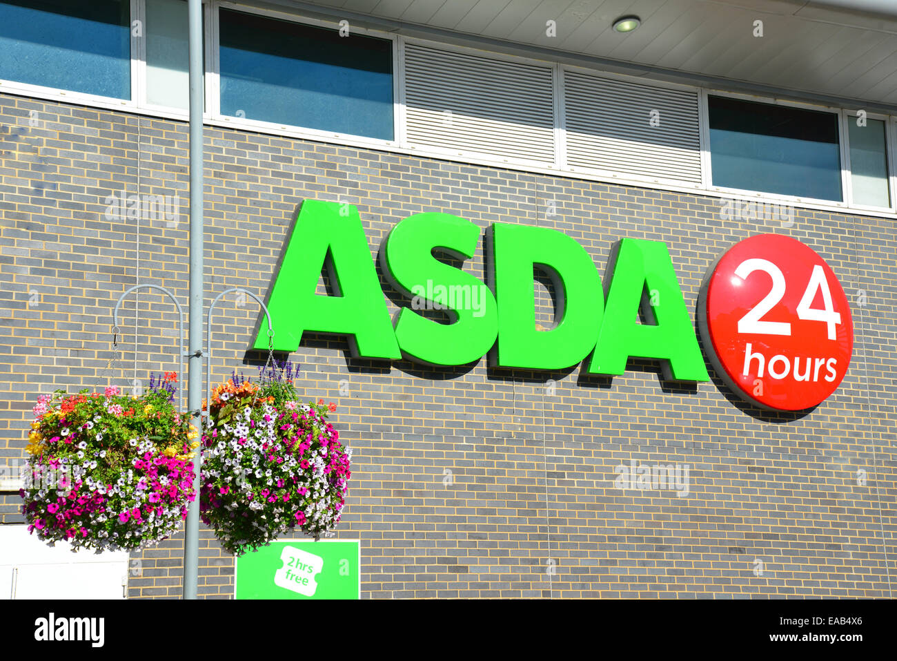 Centre feltham shopping high street hires stock photography and images