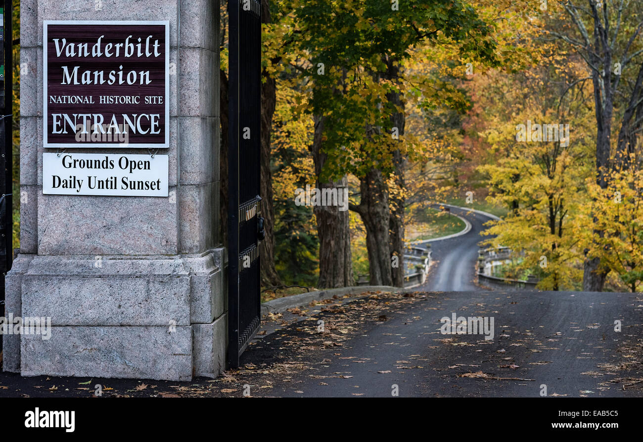 Gate to the Vanderbilt Mansion National Historic Site, Hyde Park, New York, USA Stock Photo