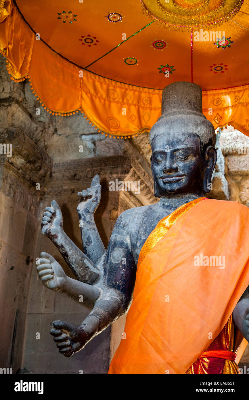 Cambodia, Angkor Wat.  Vishnu Statue inside the Entrance to the temple. Stock Photo