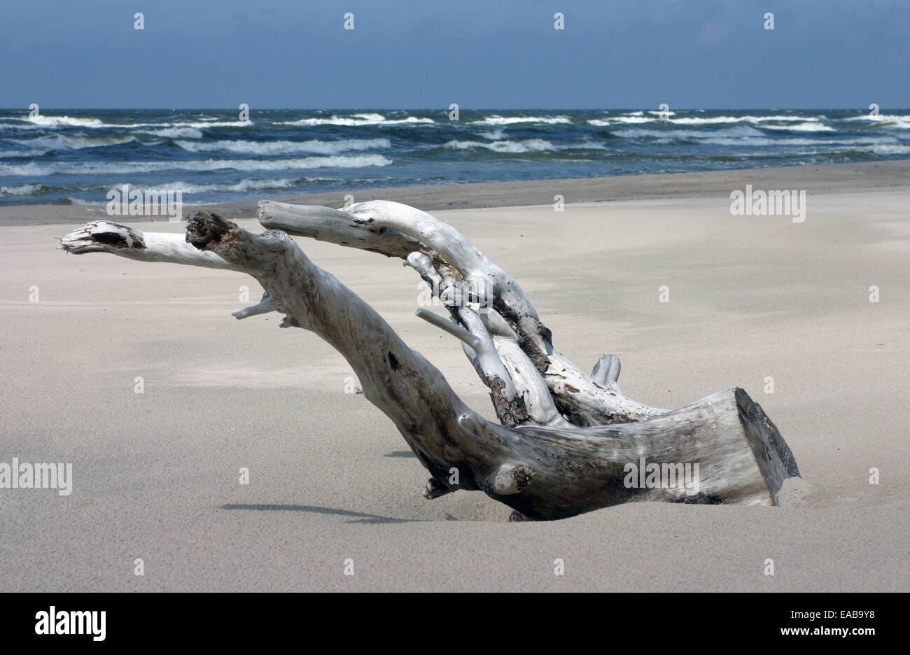 Beautiful empty beach sea hi-res stock photography and images - Alamy