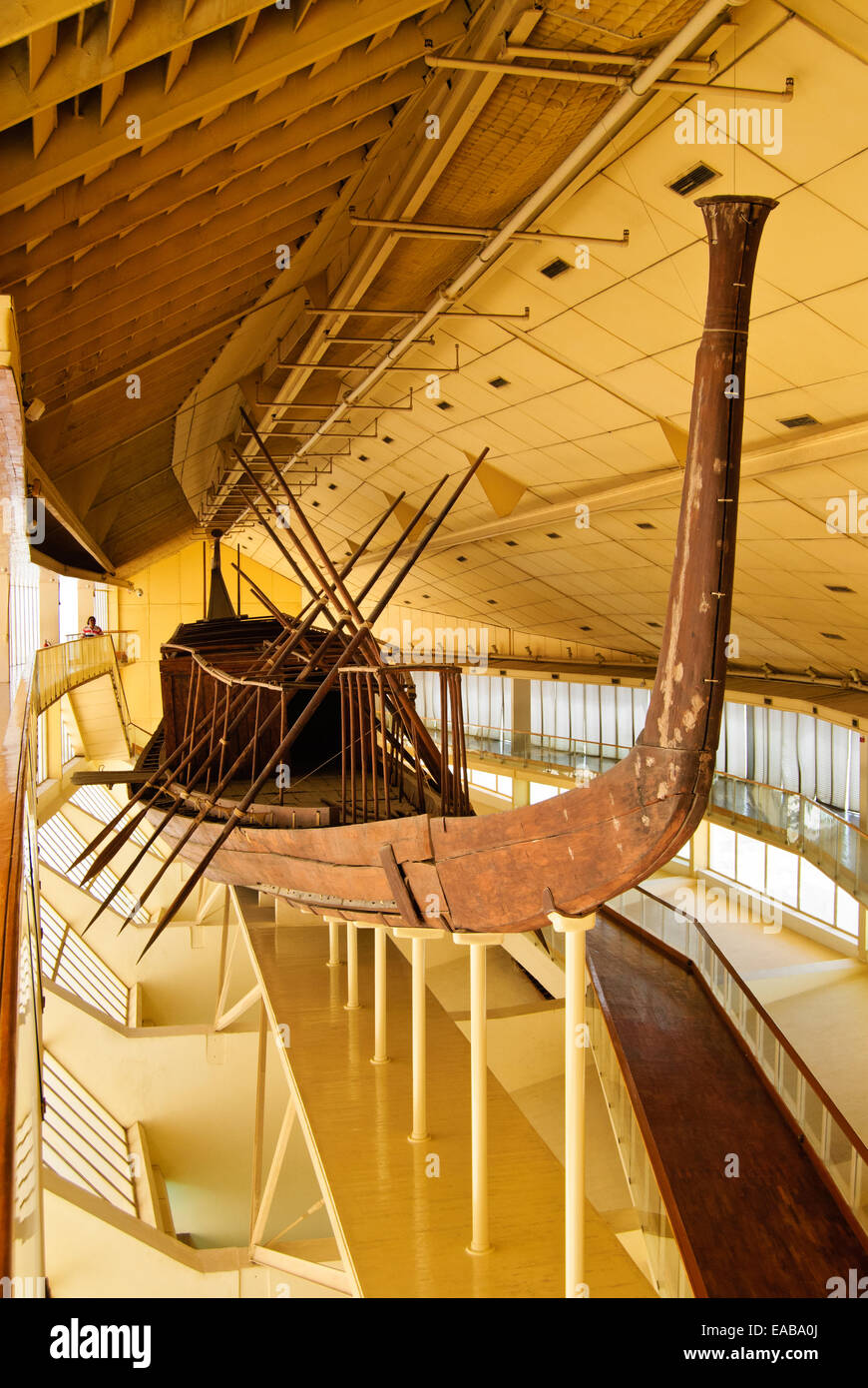 Khufu's ship exhibited at the Giza Pyramid Complex Stock Photo - Alamy