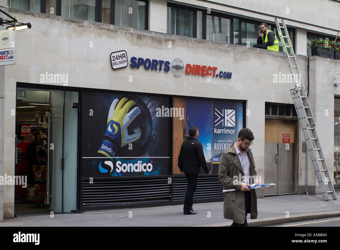 Sports Direct branch London Stock Photo Alamy