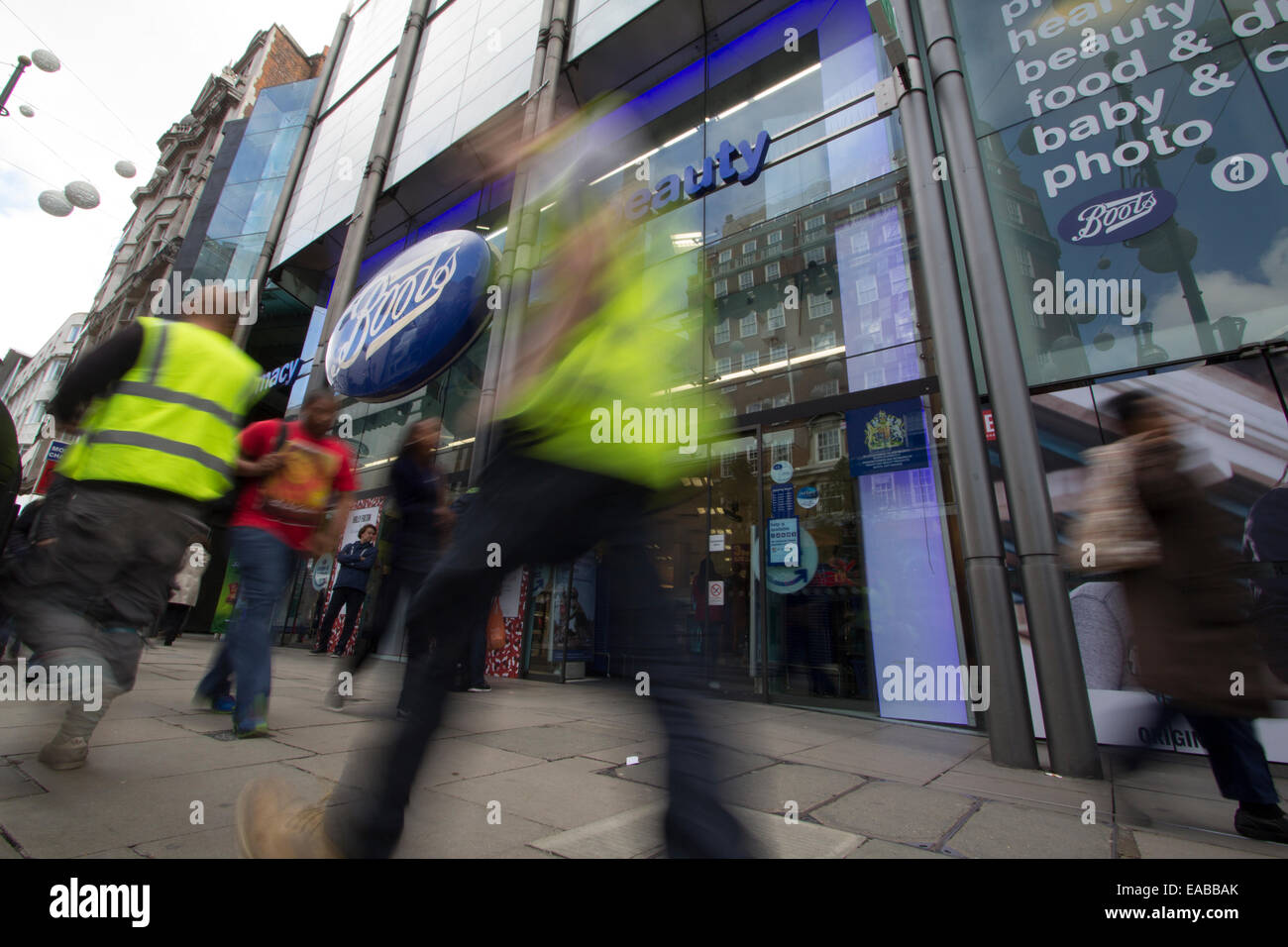 Boots chemist oxford street hires stock photography and images Alamy