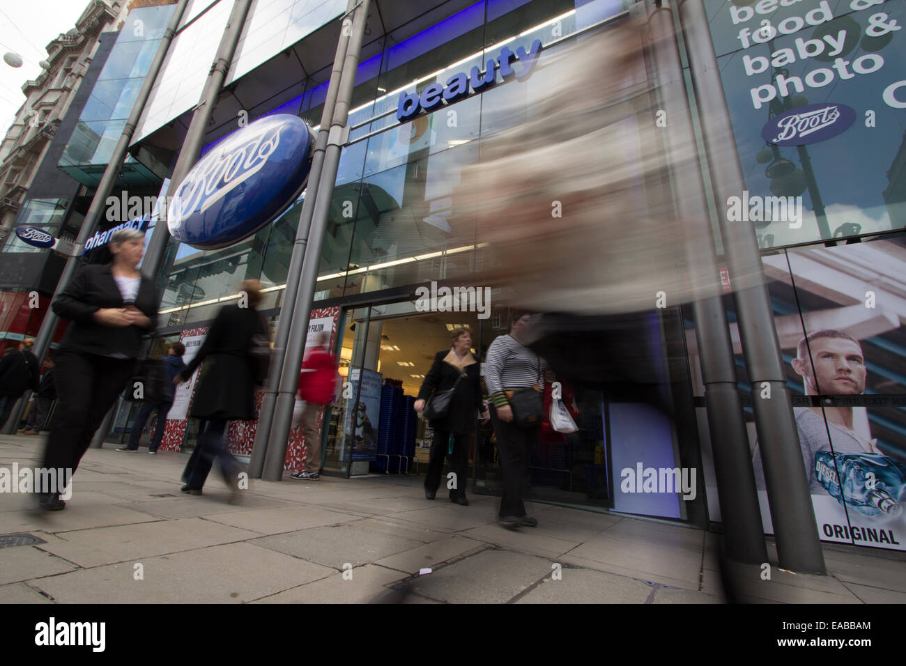 Boots Chemist Oxford Street Stock Photos & Boots Chemist Oxford Street