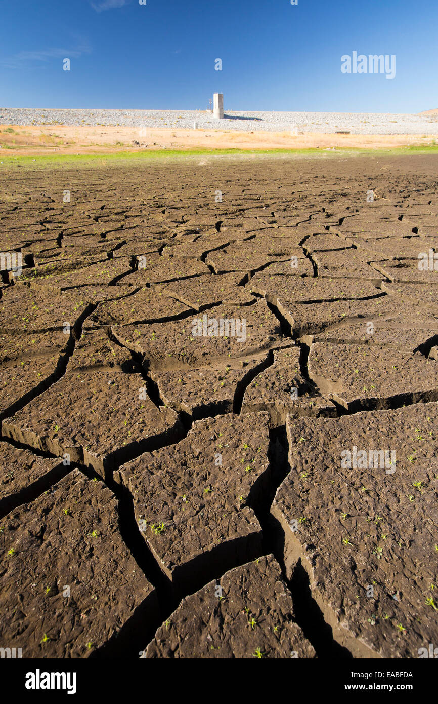 Lake Isabella near Bakersfield, East of California's Central valley is
