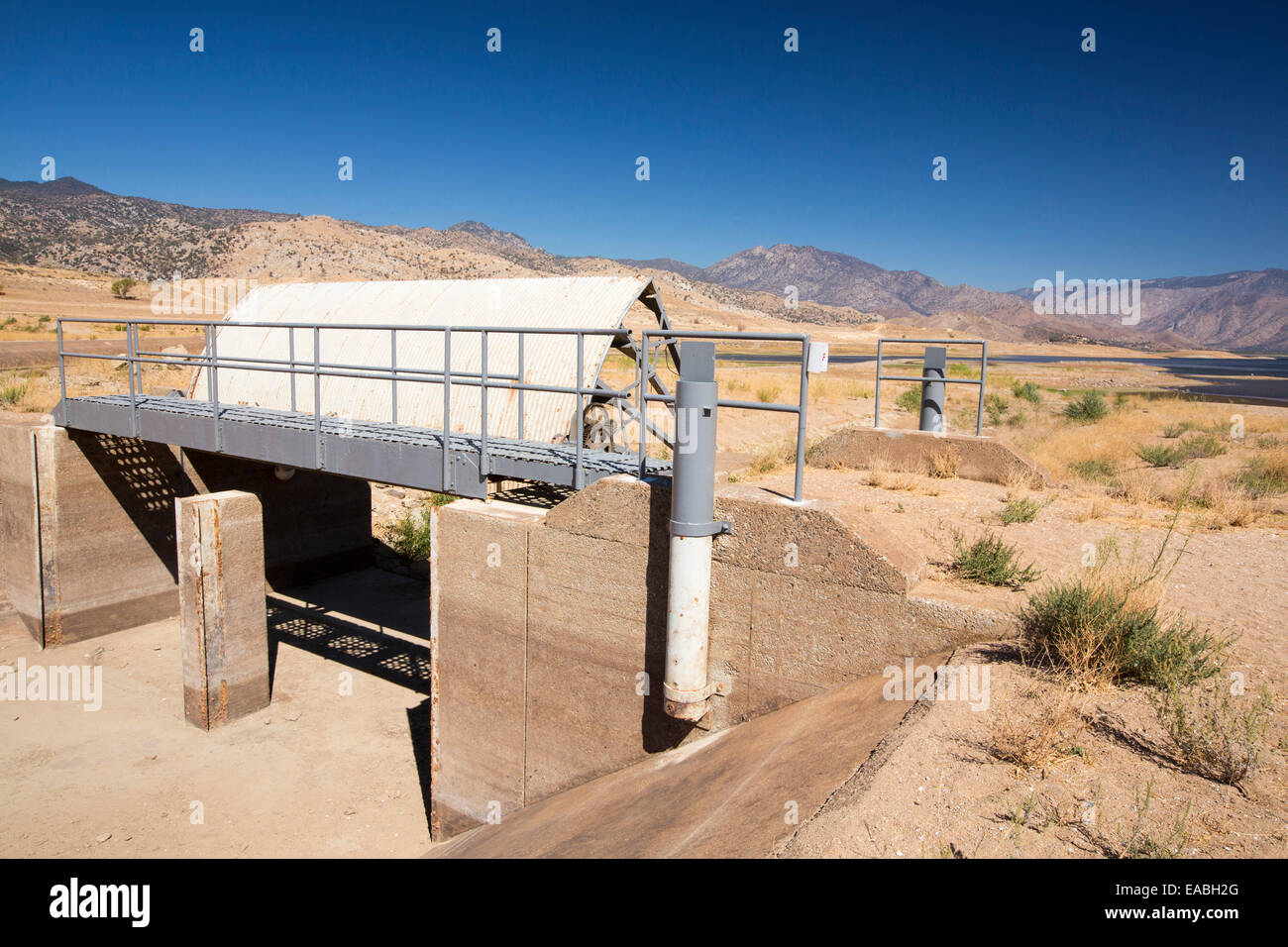 Lake Isabella near Bakersfield, East of California's Central valley is