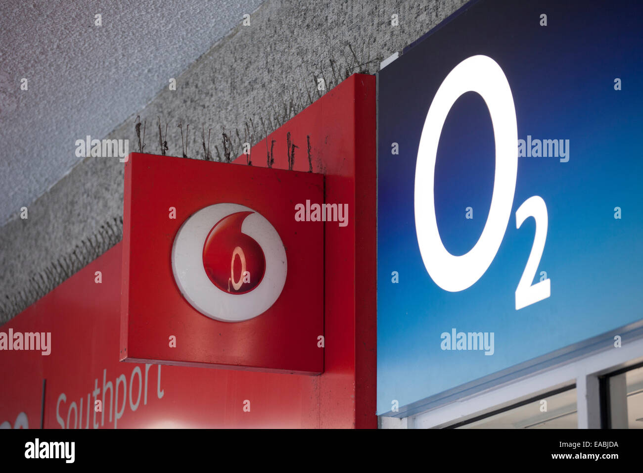 Exterior Of An O2 Store High Resolution Stock Photography and Images ...