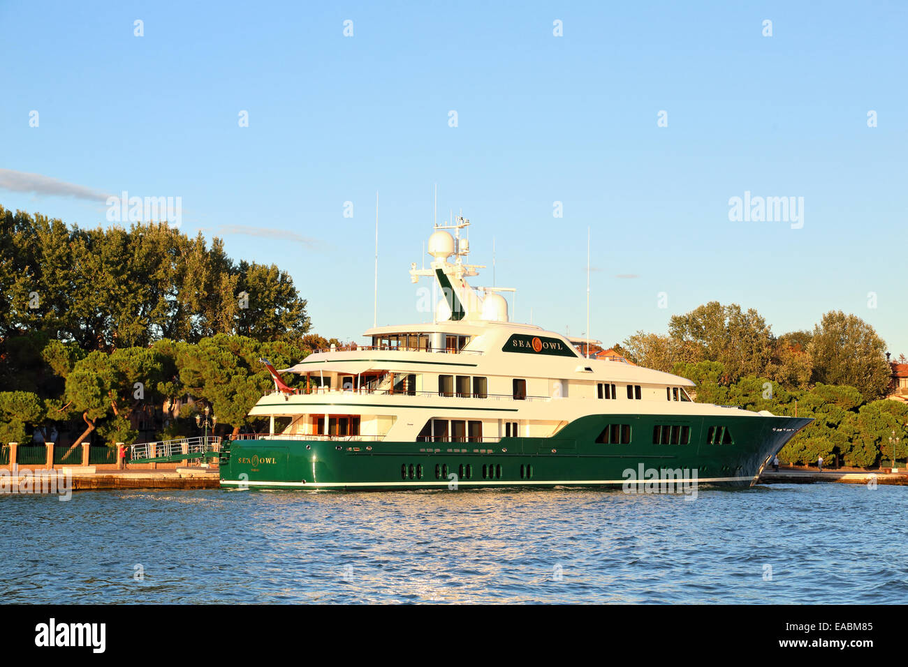 Van lent yacht hi-res stock photography and images - Alamy