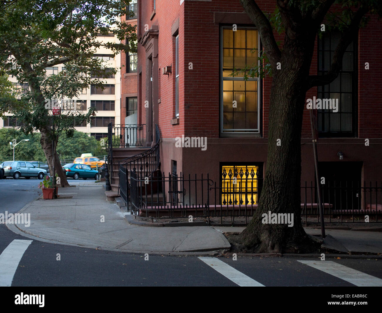 Brownstone brooklyn heights hi-res stock photography and images - Alamy