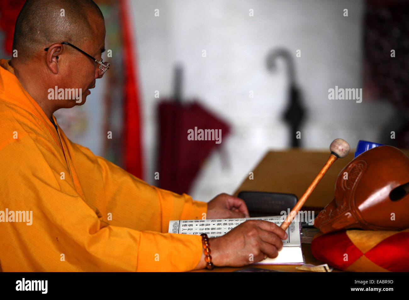Monk image hi-res stock photography and images - Alamy