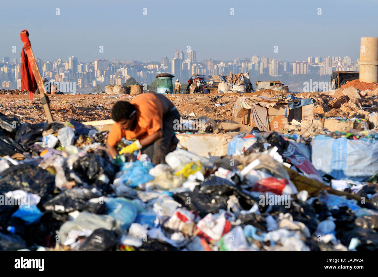Brazil Estrutural near Brasilia waste collectors on a dump Stock Photo