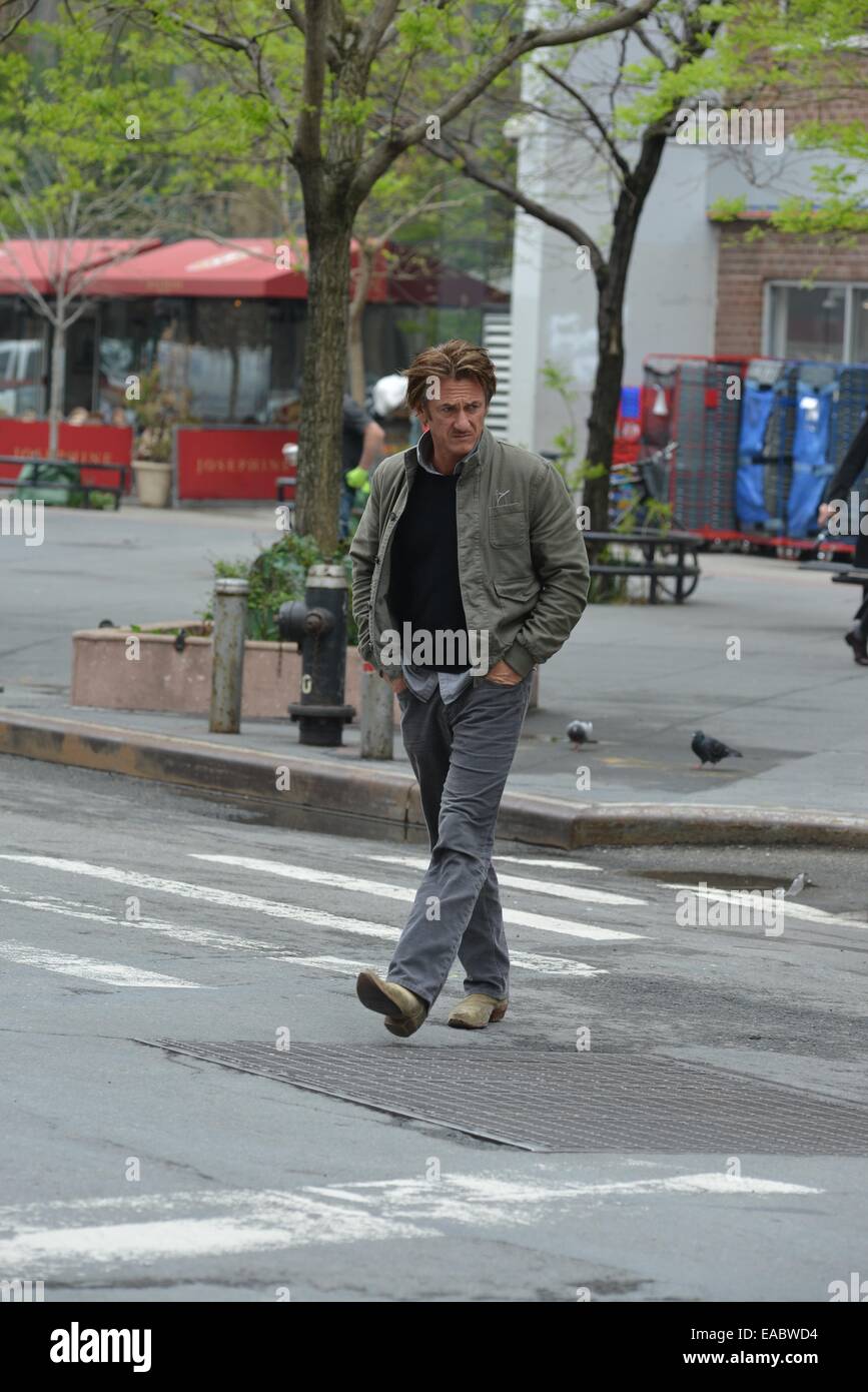 Sean penn paparazzi hi-res stock photography and images - Alamy