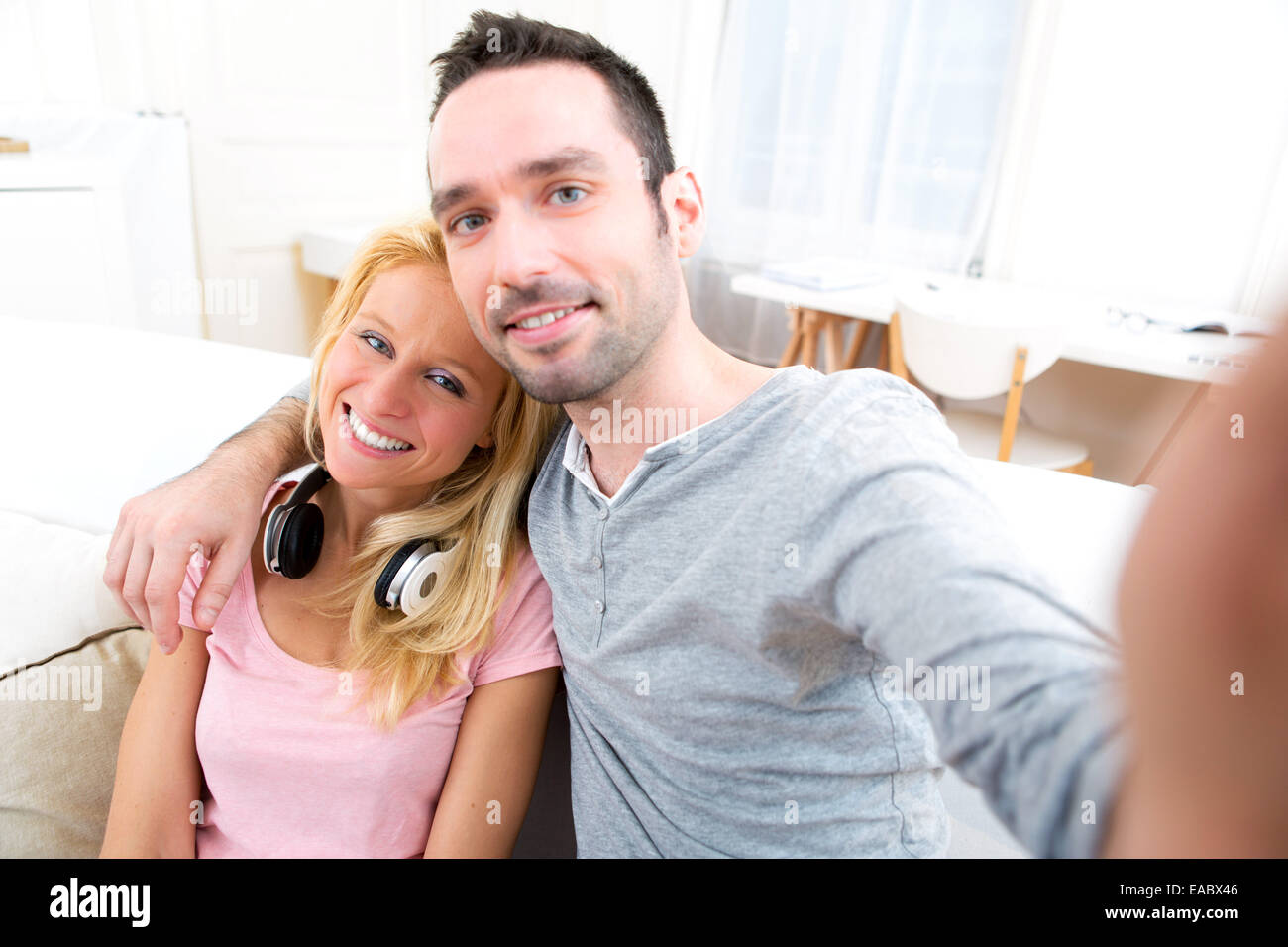 Young man woman doing selfie hi-res stock photography and images - Alamy