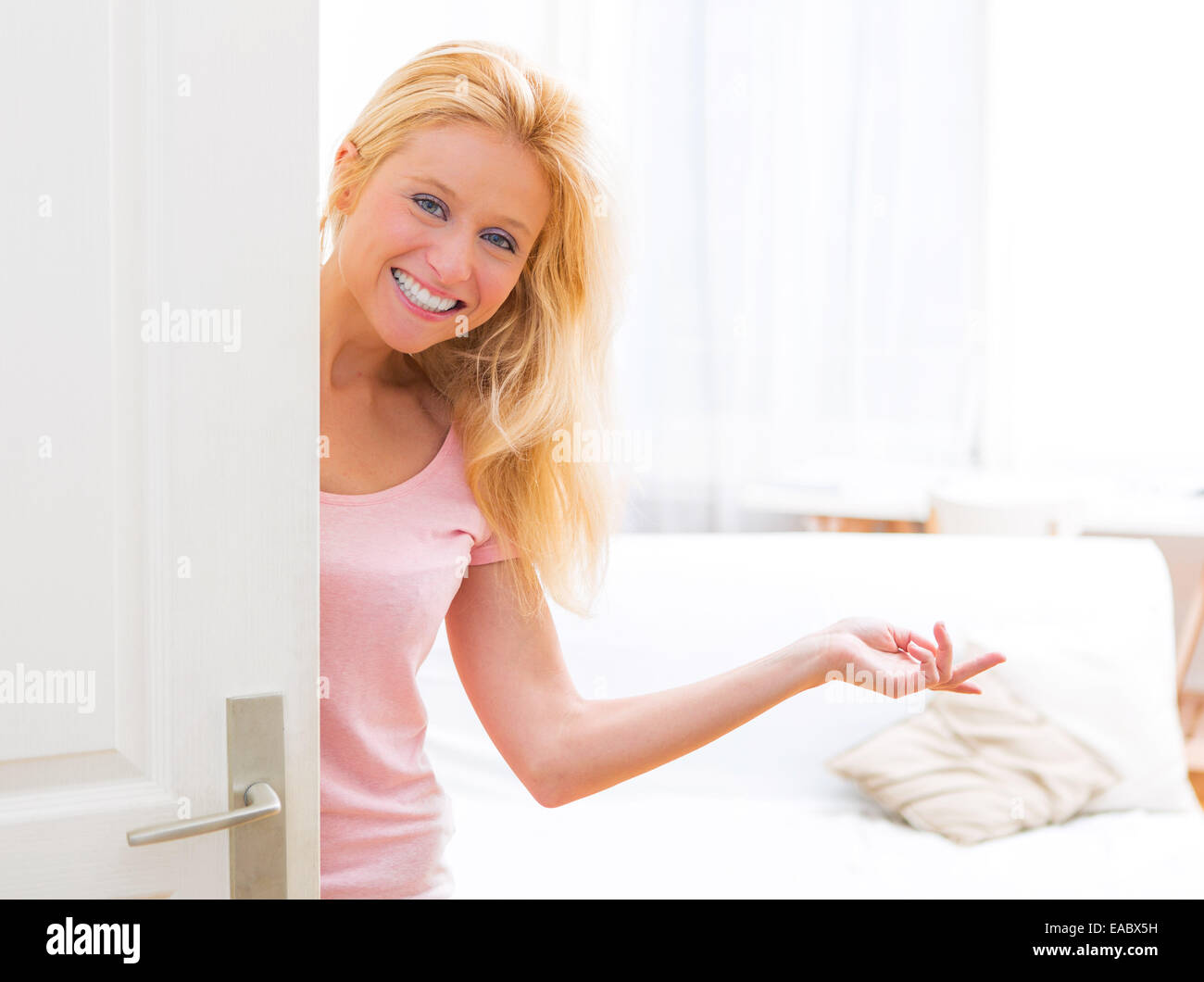 Welcoming door hi-res stock photography and images - Alamy