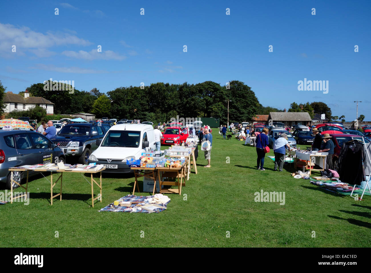 Antiques at an outdoor car boot sale hires stock photography and images Alamy