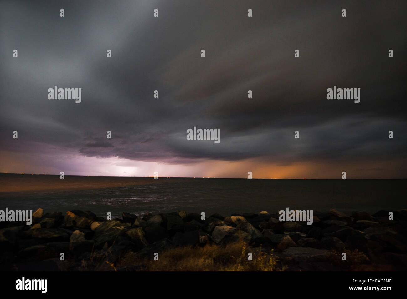 Lightning over water dramatic hi-res stock photography and images - Alamy