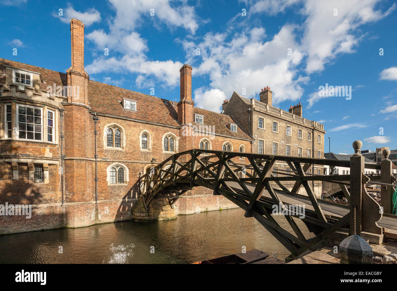 Cambridge Mathematical Bridge on the River Cam at Queens' College Stock Photo