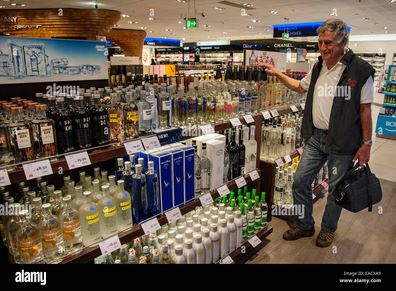 Duty free alcohol bag hi-res stock photography and images - Alamy