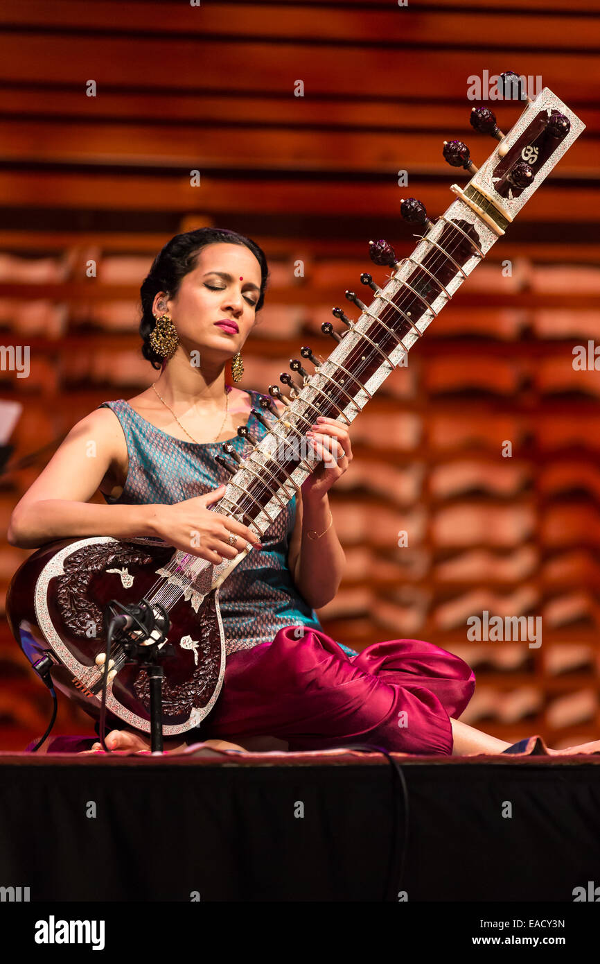 The Indian Sitar Player Anoushka Shankar Concert Hall Of The Kkl Lucerne Switzerland Stock Photo Alamy