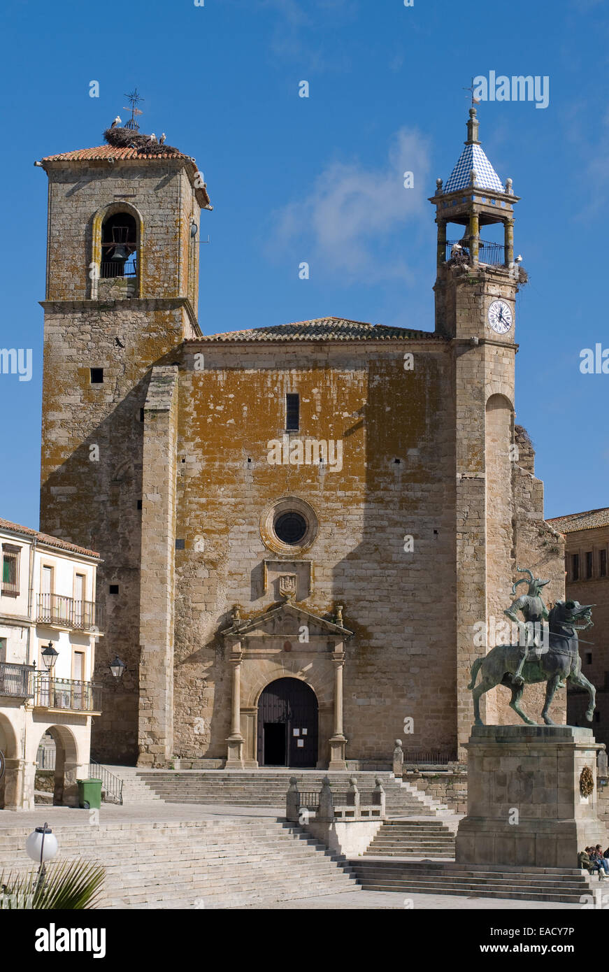 Statue of Francisco Pizarro and the Church of St. Martin in Mayor Square of Trujillo. Caceres, Spain. Stock Photo