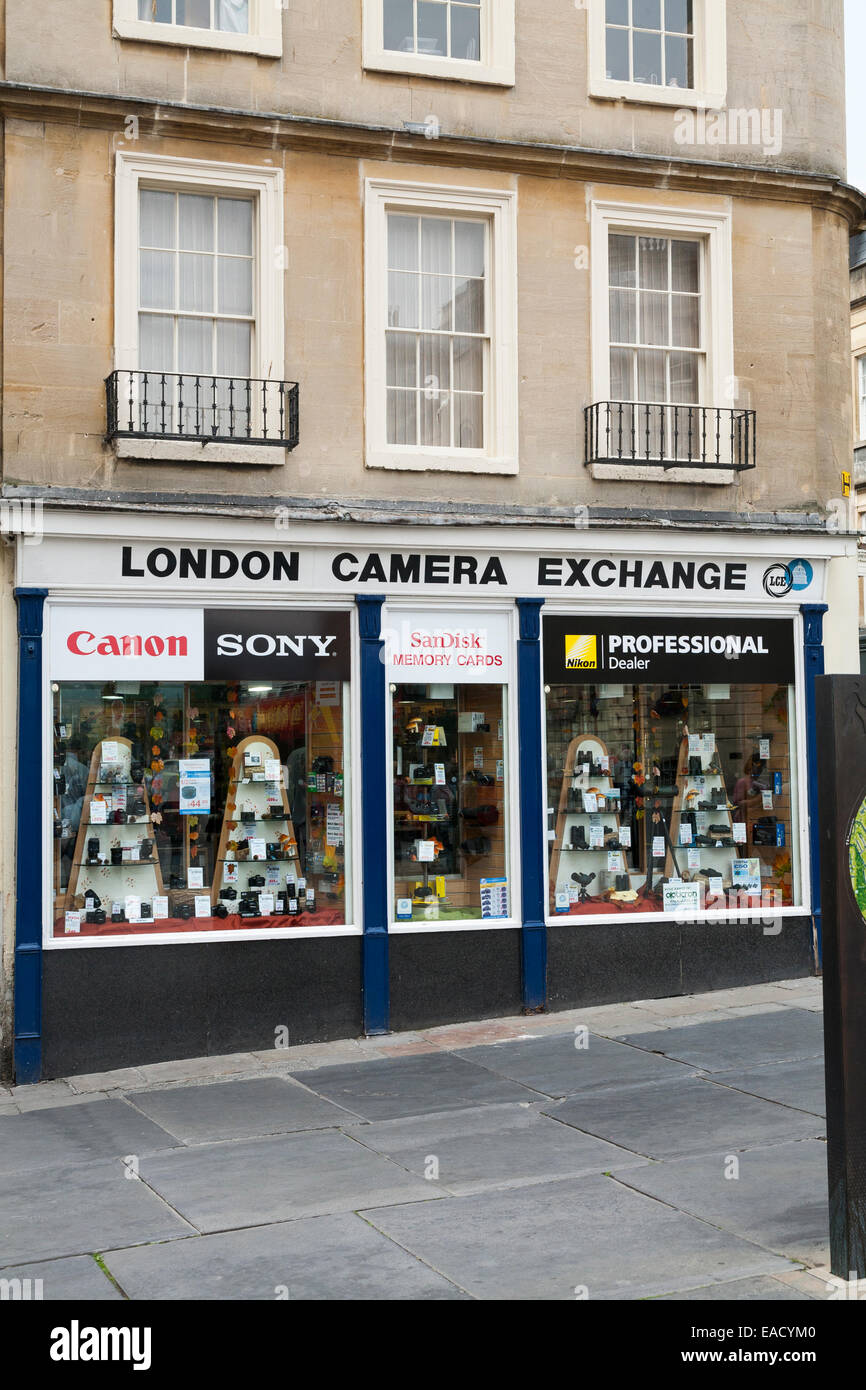 London Camera Exchange traditional photographic shop and second hand  equipment dealer / store in Bath, Somerset, England. UK Stock Photo - Alamy