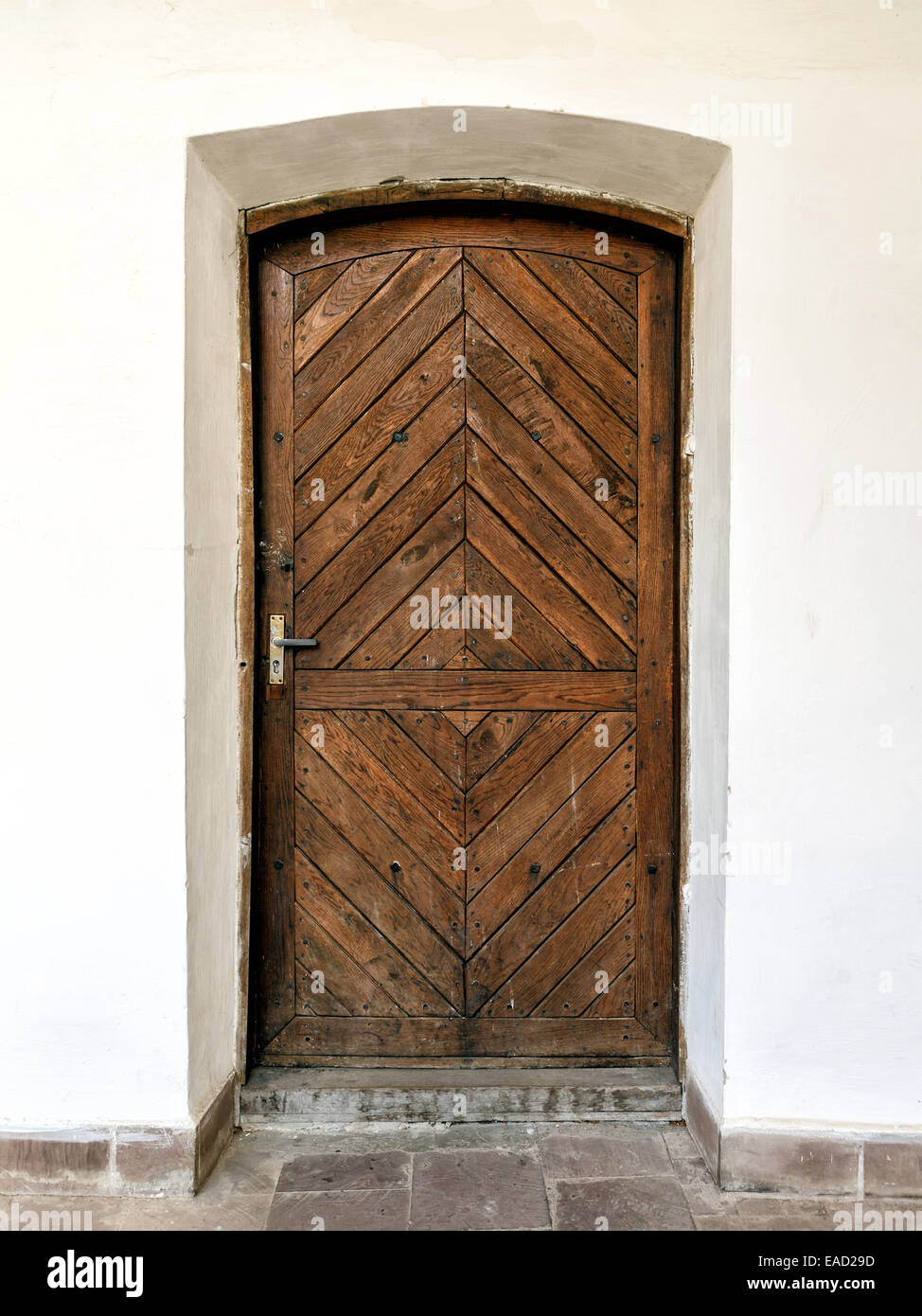 Old big wood door hi-res stock photography and images - Alamy
