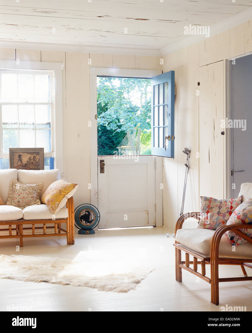 Country cottage door hires stock photography and images Alamy