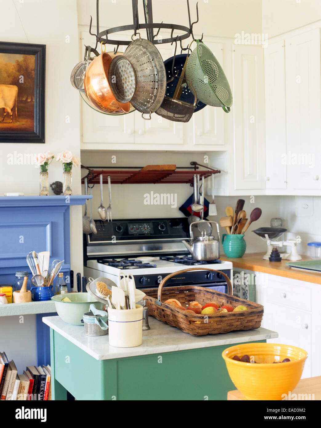 Country kitchen interior hi-res stock photography and images - Alamy