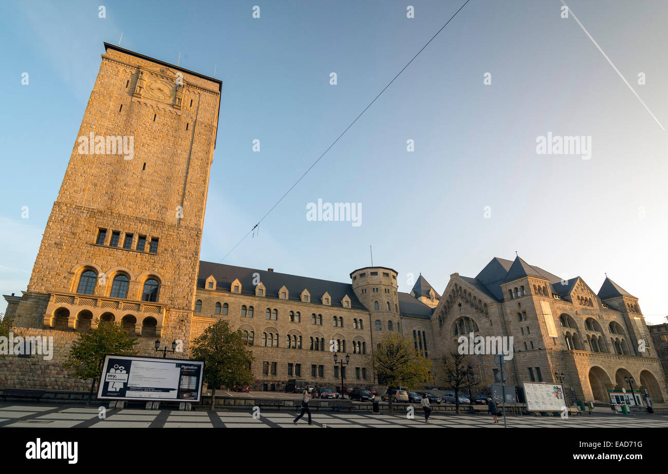 POZNAN, POLAND - OCTOBER 24, 2014: The Imperial Castle in Poznan, popularly called Zamek, It was constructed under the German ru Stock Photo