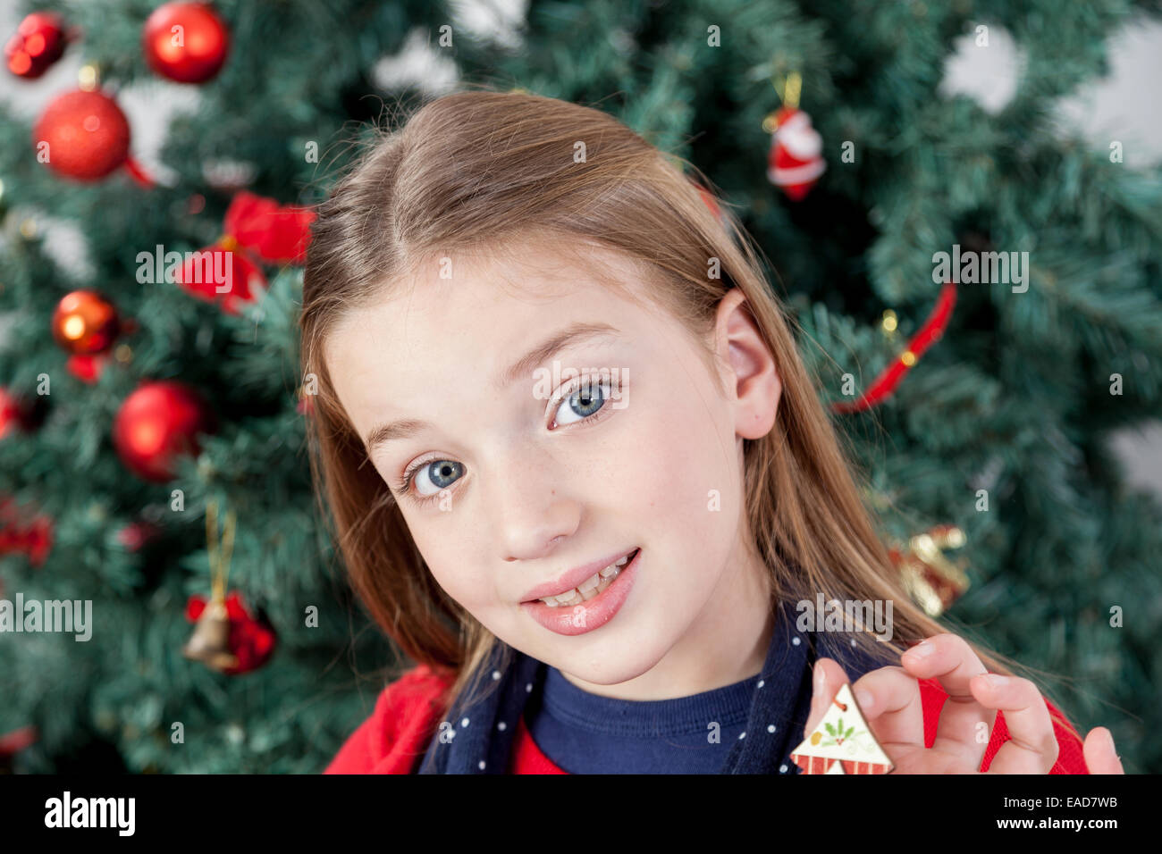 Girl smiling looking at the camera Stock Photo - Alamy
