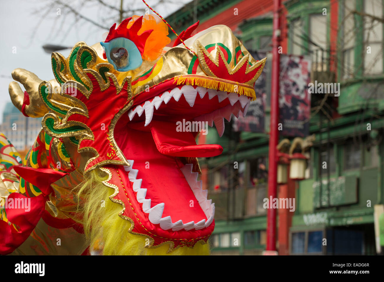 Asian dragon dance hi-res stock photography and images - Alamy