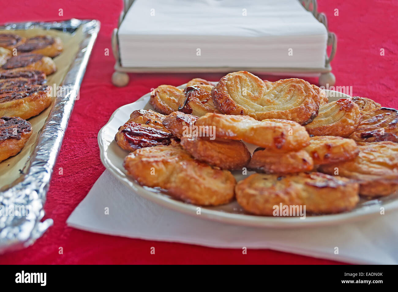 Red napkin fan hi-res stock photography and images - Alamy