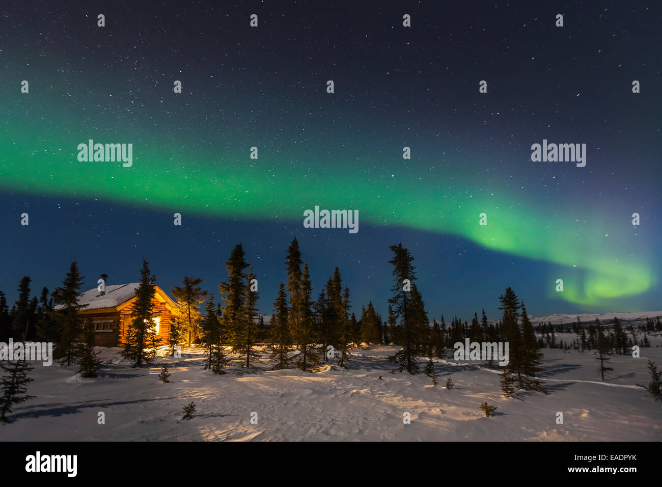 Alaska,Log Cabin,Northern Lights,Green Stock Photo Alamy