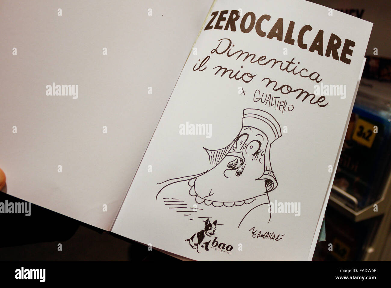 The autograph with a drawing of Zerocalcare. Zerocalcare (aka Michele Rech), the Italian cartoonist most followed at the moment, met his fans at the Feltrinelli library for autographs with a drawing his latest work 'Dimentica il mio nome'. © Elena Aquila/Pacific Press/Alamy Live News Stock Photo