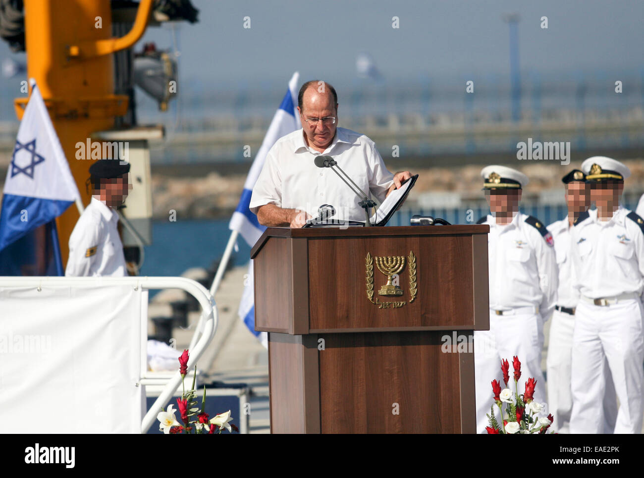 Defence Minister, Moshe 'Bogie' Ya'alon at the arrival of the new Israeli Navy INS Tannin (Dolphin class) submarine from Germany Stock Photo