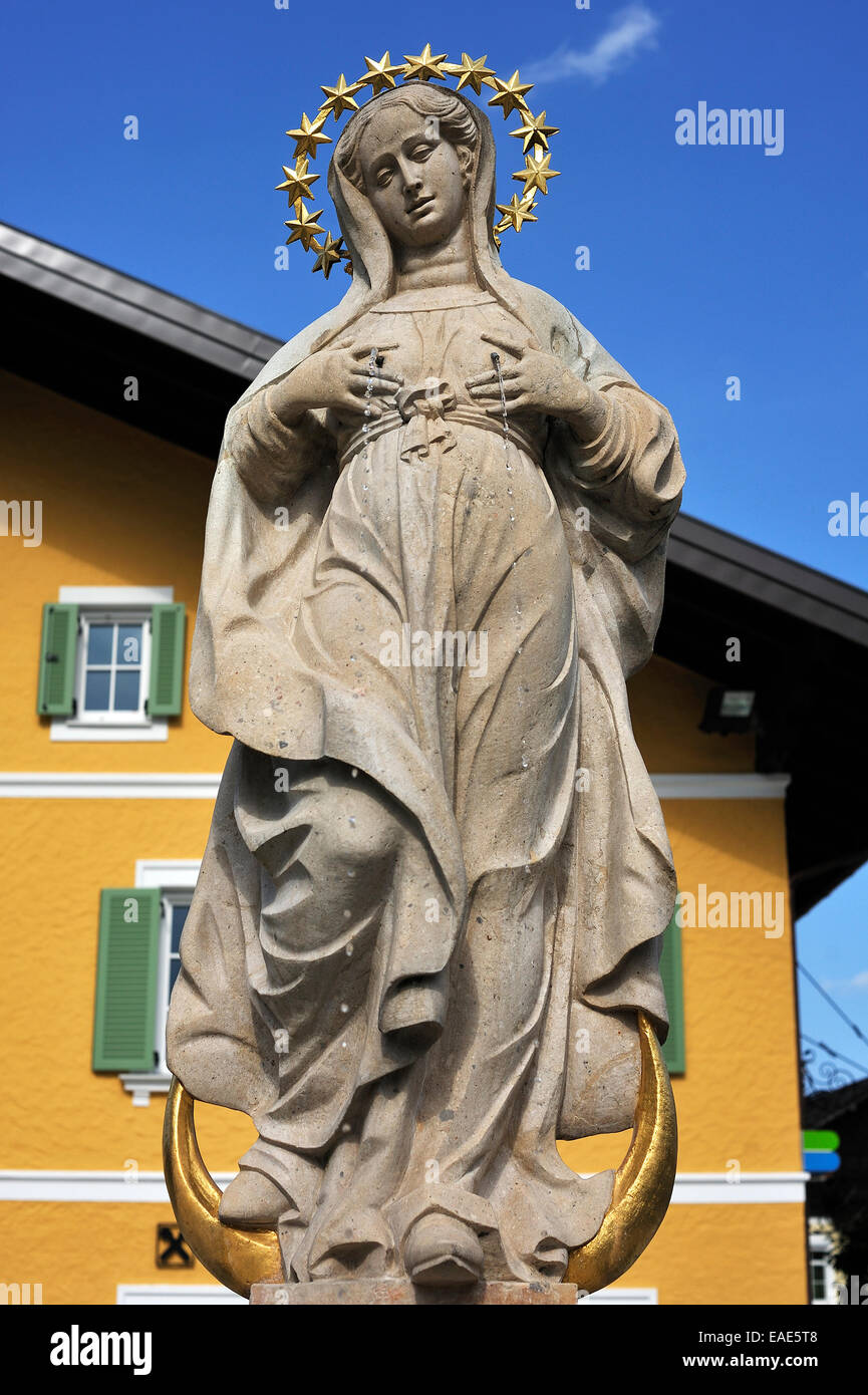 Two faced statue High Resolution Stock Photography and Images Alamy