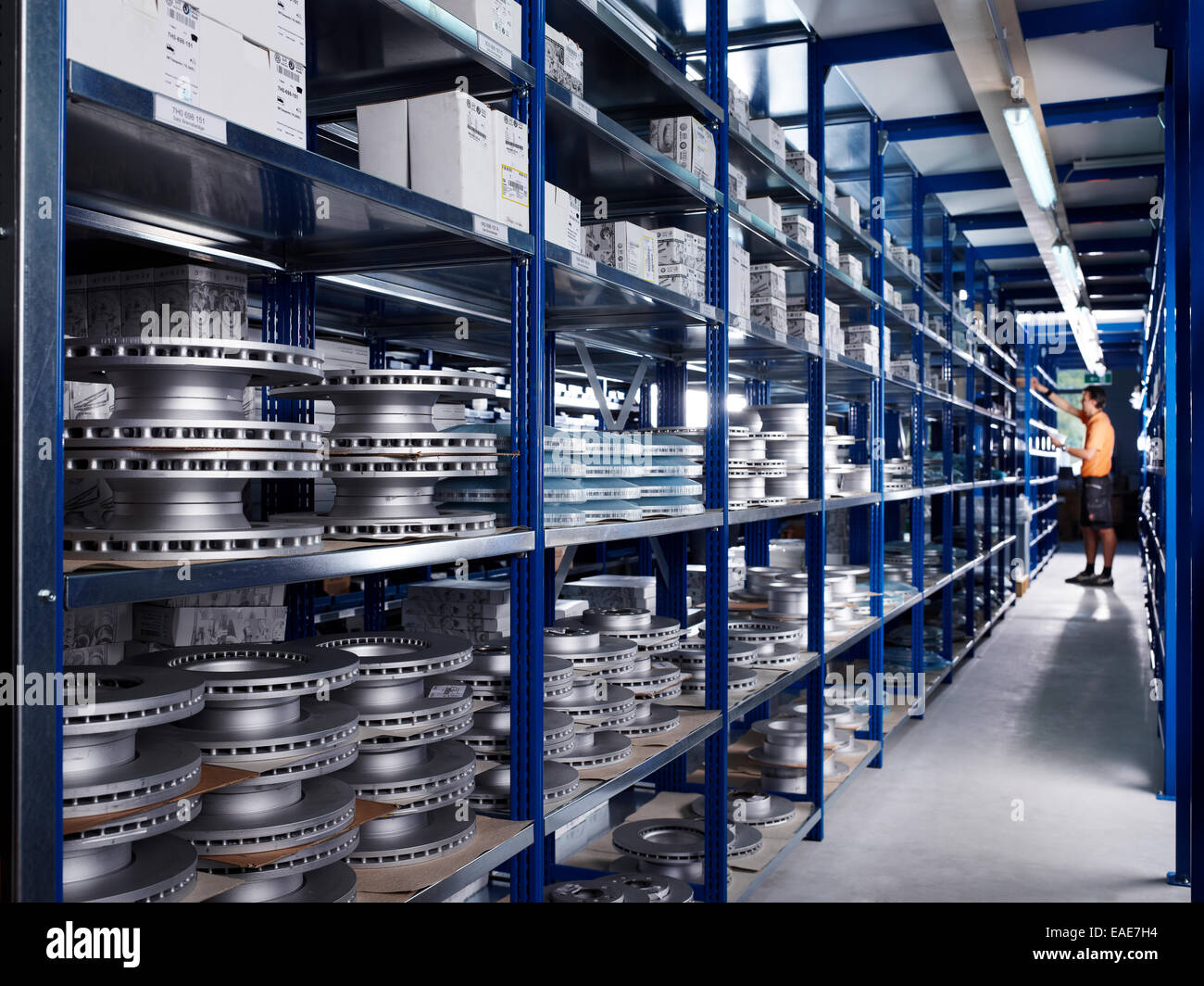Warehouse and Garage Industrial Plastic Shelf Spare Parts Storage