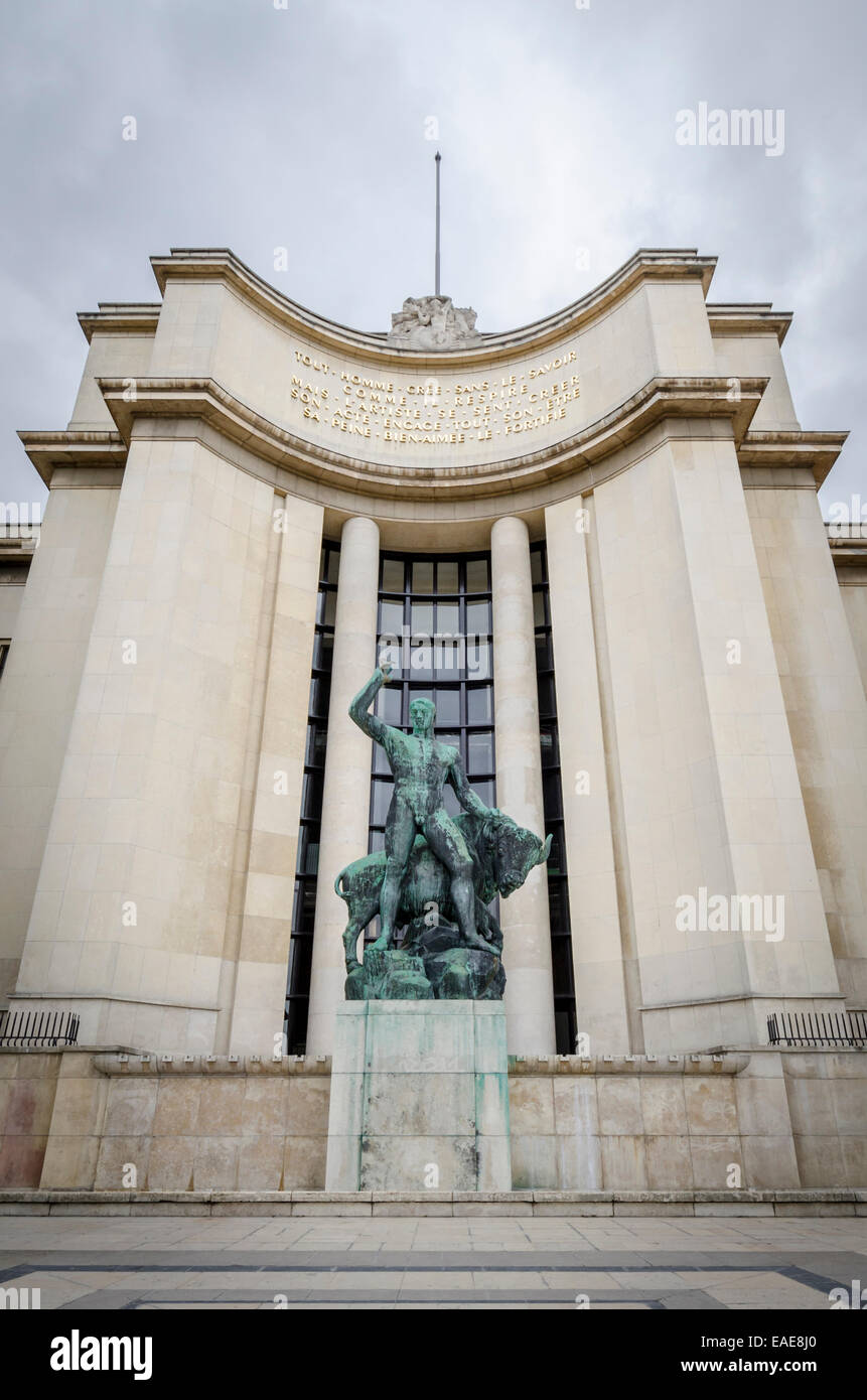 Hercules statue bronze hi-res stock photography and images - Alamy